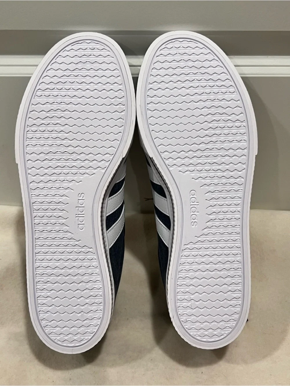 Adidas Men's Daily 3.0 sneakers in a Crew Navy and Cloud White Size 10 NWT